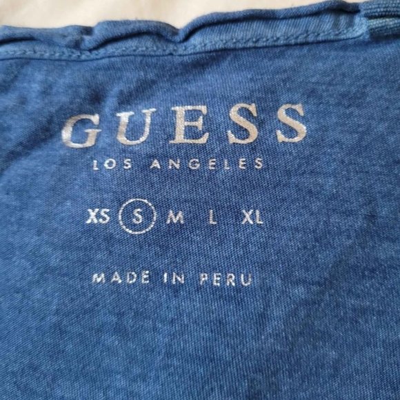 Set of 2 Guess t-shirts - Picture 2 of 3